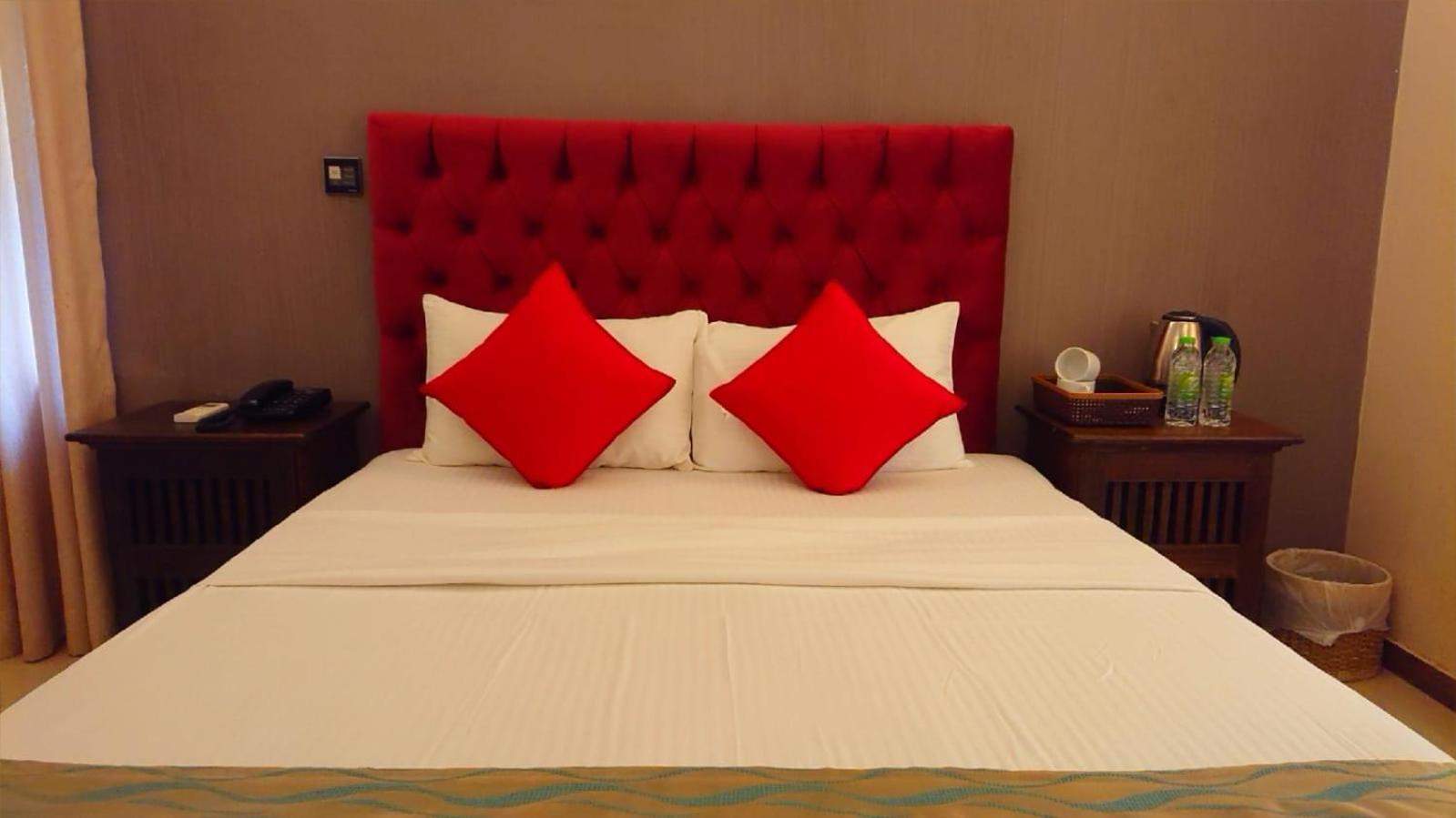 Forever City Hotel Kiribathgoda Esterno foto
